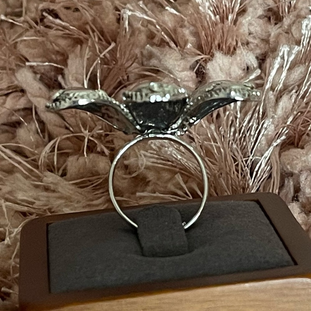 Big Beautiful Unique Pattern Cocktail Flower Ring… - image 4